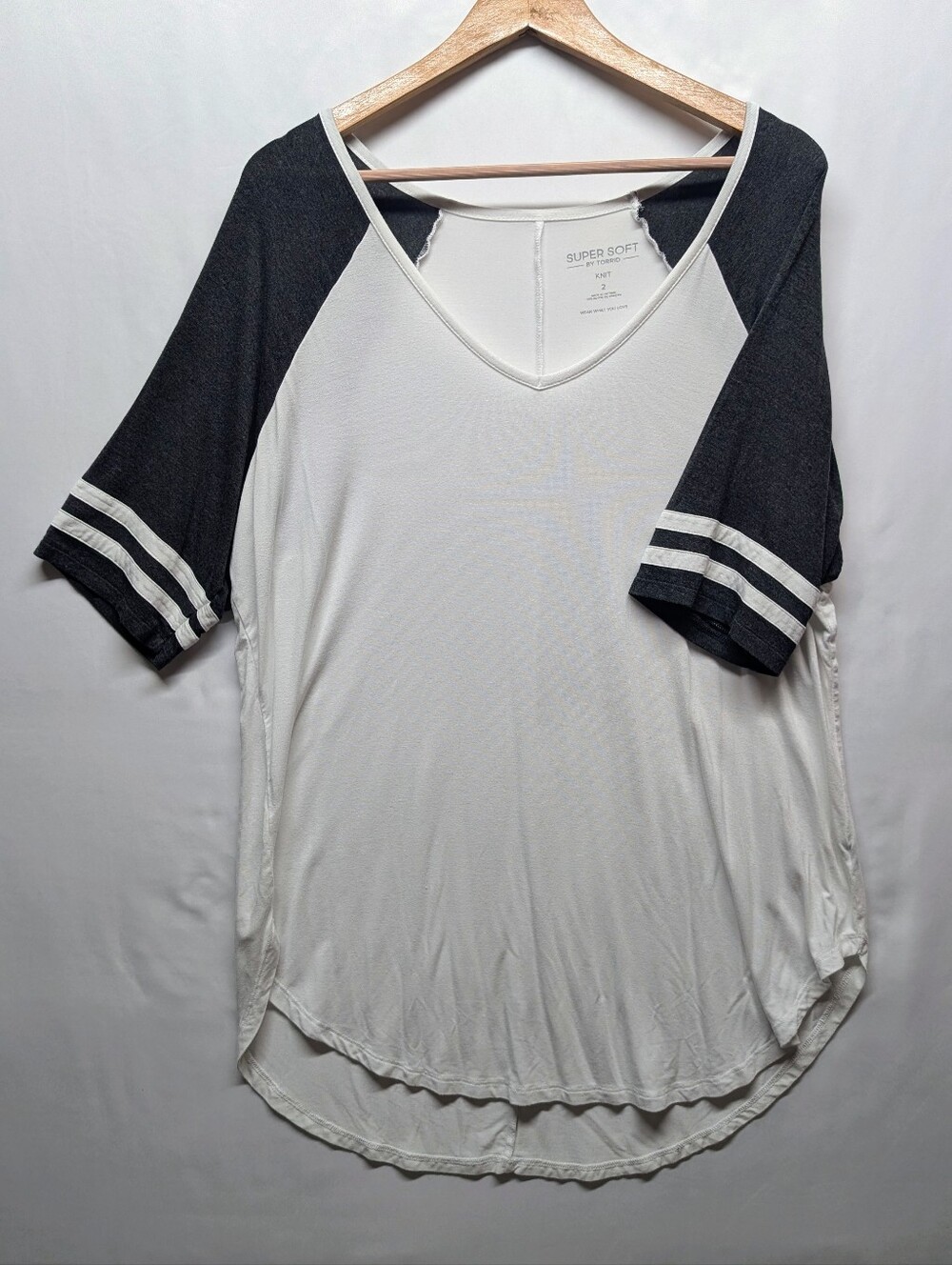 431-torrid Super Soft White V-Neck Raglan Tee with‎ Black Striped Sleeves